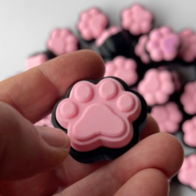 Mini cat paw fidget clicker