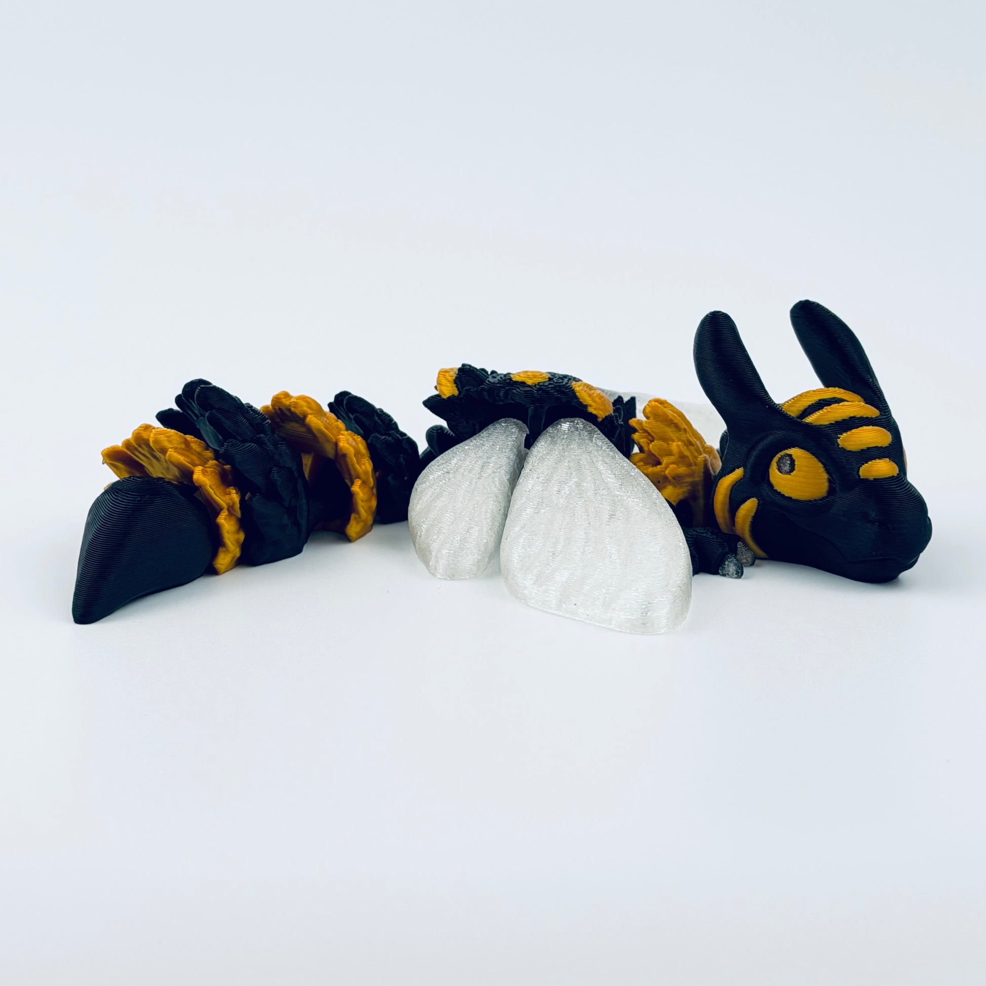 Baby bumblebee dragon - view 5